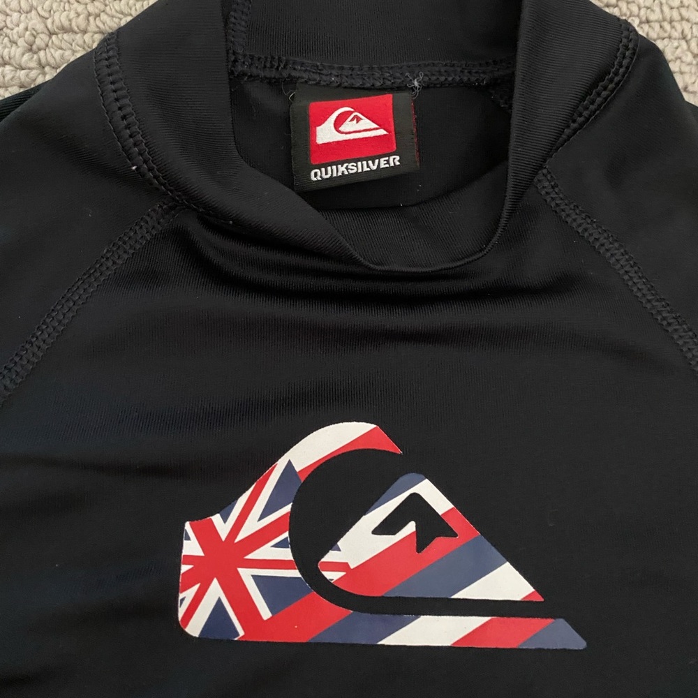 Quicksilver Kids Rashguard - Picture 2 of 5